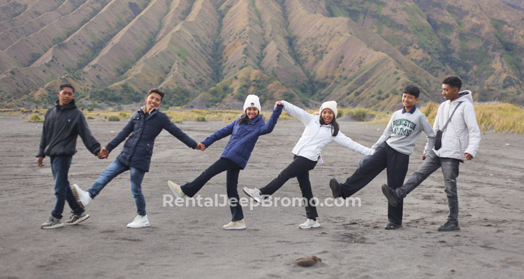 sewa jeep bromo - rental jeep bromo murah